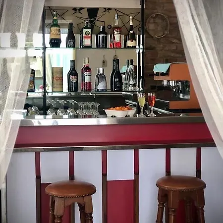 Room In Bb - Hotel Villa Alexandra Only 30 Meters From The Sea * San Mauro Mare
