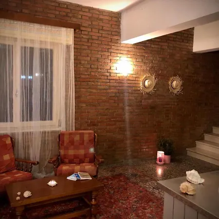 Affittacamere Room In Bb - Hotel Villa Alexandra Only 30 Meters From The Sea