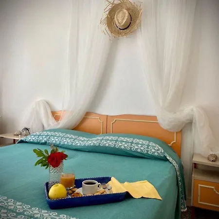 בית הארחה Room In Bb - Hotel Villa Alexandra Only 30 Meters From The Sea San Mauro Mare